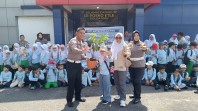 Ditlantas Polda Riau Tanamkan Budaya Tertib Berlalu Lintas Sejak Dini serta Edukasi Green Policing.