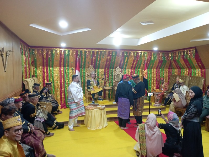 Yayasan Diradja Airtiris Melayu Kampar hari ini menggelar silaturahmi dengan kerabat Diradja dari mancanegara