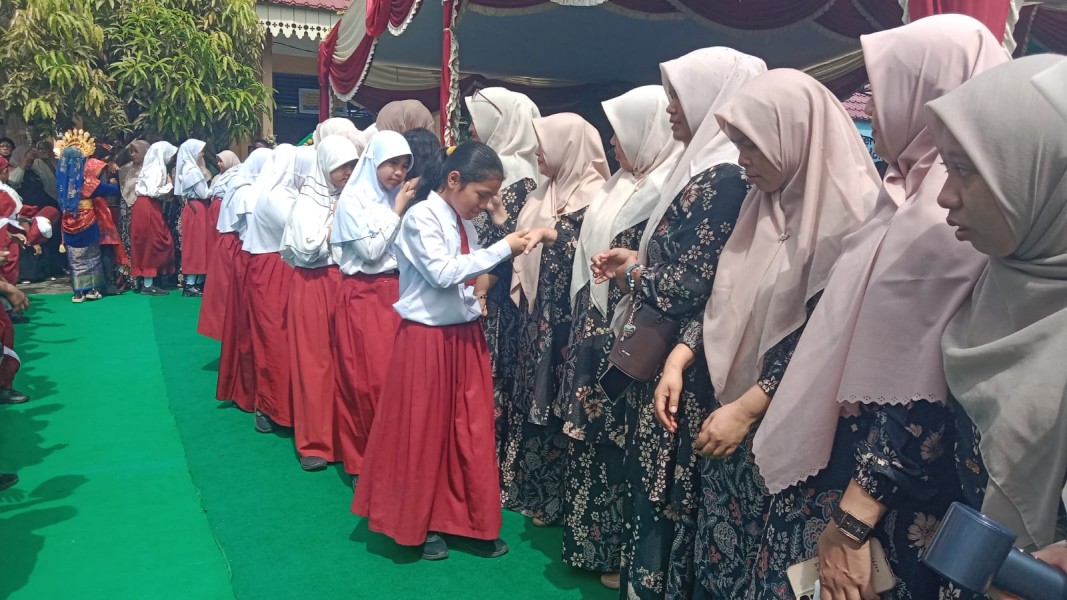 Pelepasan 139 Siswa SDN 115 Pekanbaru Berlangsung Haru dan Khidmat.