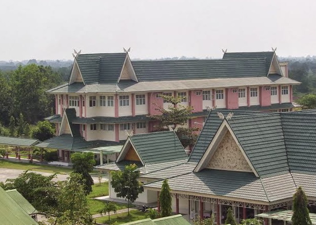 Oknum Pejabat Disdik Riau Diduga Buka 'Jasa Titipan' Siswa pada SMPB SMAN PLUS