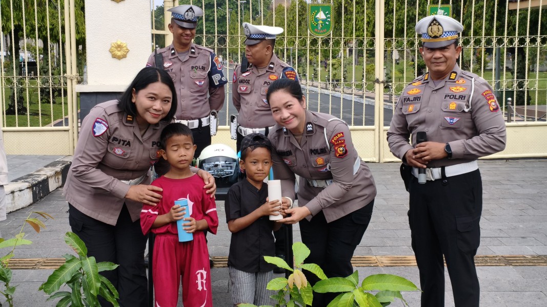 Ribuan Warga CFD Teredukasi! Ditlantas Polda Riau Kampanyekan Tertib Lalu Lintas dan Tanam Kepedulian Lingkungan