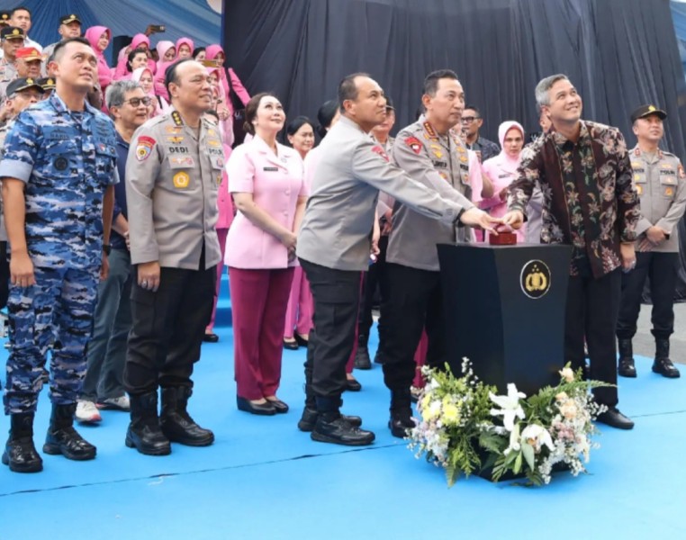 Kapolri Pimpin Groundbreaking 9 Dapur SPPG dan Peresmian Hanggar Presisi Polda Riau