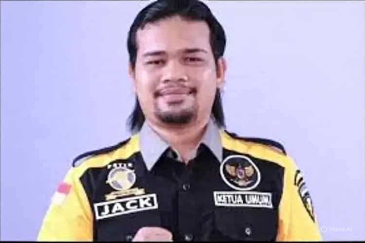 Larshen Yunus mendorong Direktorat Reserse Kriminal Umum (Ditreskrimum) Polda Riau untuk mengungkap identitas pengusaha kebun kelapa sawit yang mengaku sebagai korban pemerasan oleh ketua umum ormas pemuda tri karya(PETIR)