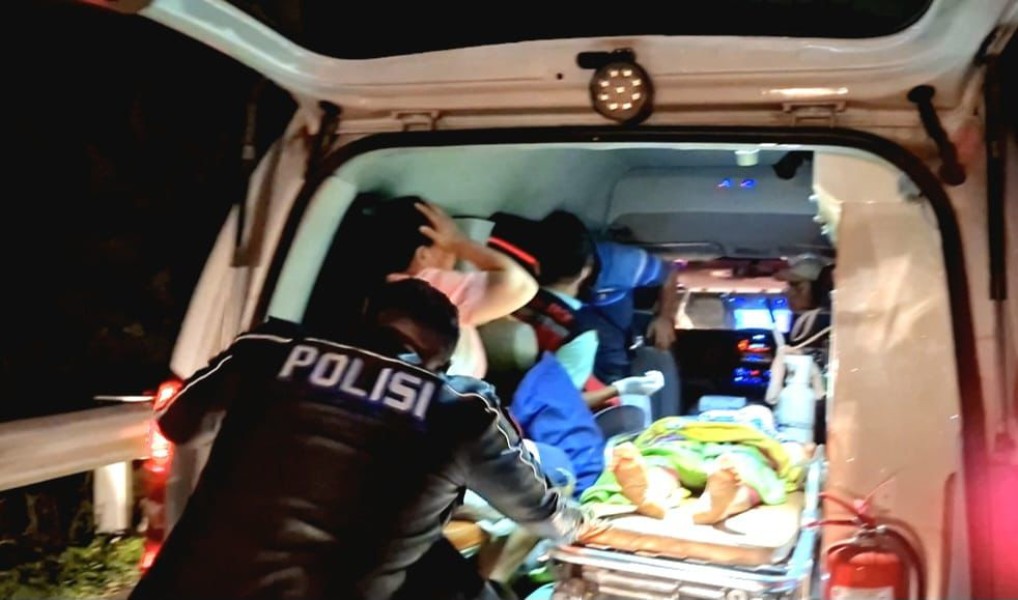 Dramatis, Sat PJR Ditlantas Polda Riau Kawal Ambulans Pasien Kritis, Berhasil Tiba Tepat Waktu.