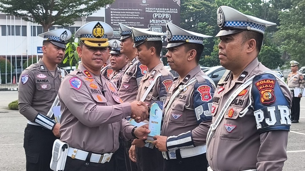 Apresiasi Heroik Personel PJR, Ditlantas Polda Riau Beri Reward dan Tanamkan Semangat Green Policing.