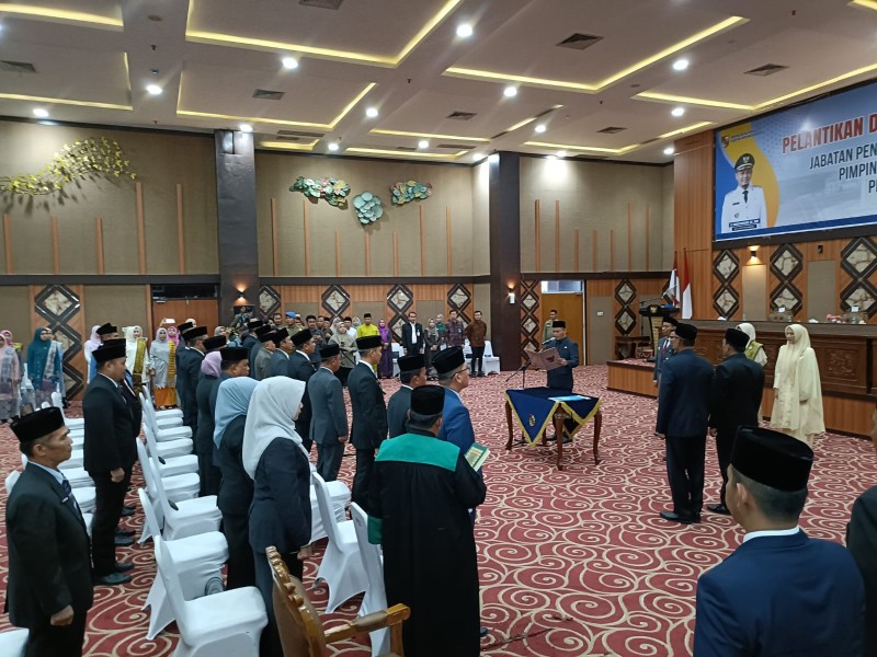 Walikota Pekabaru Lantik Pj Sekda dan 27 Pejabat Eselon II