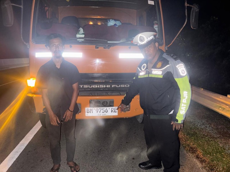 Laka Lantas Ganda di Tol Permai, Dua Orang Meninggal Dunia, PJR Riau Bertindak Cepat.