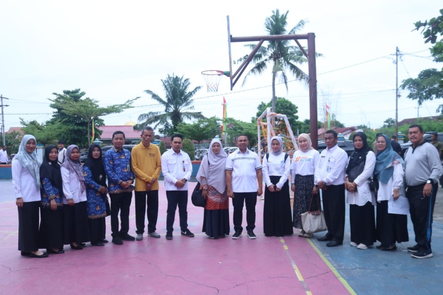 Gubernur Abdul Wahid Menegaskan Pentingnya Pemenuhan Gizi Seimbang Di Lingkungan Sekolah.